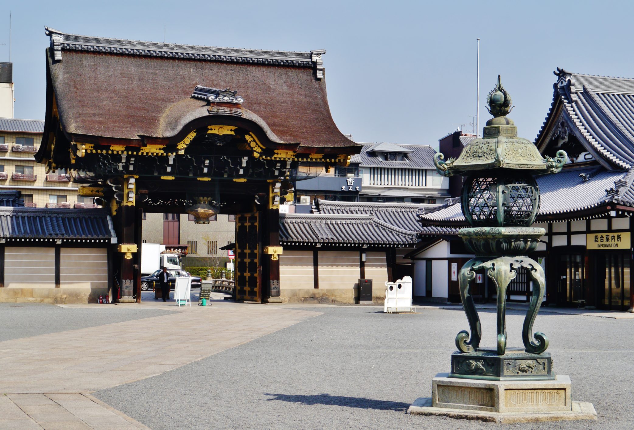 מקדש נישי הונגאנג'י - אזור תחנת קיוטו - Nishi-Hongan-ji Temple